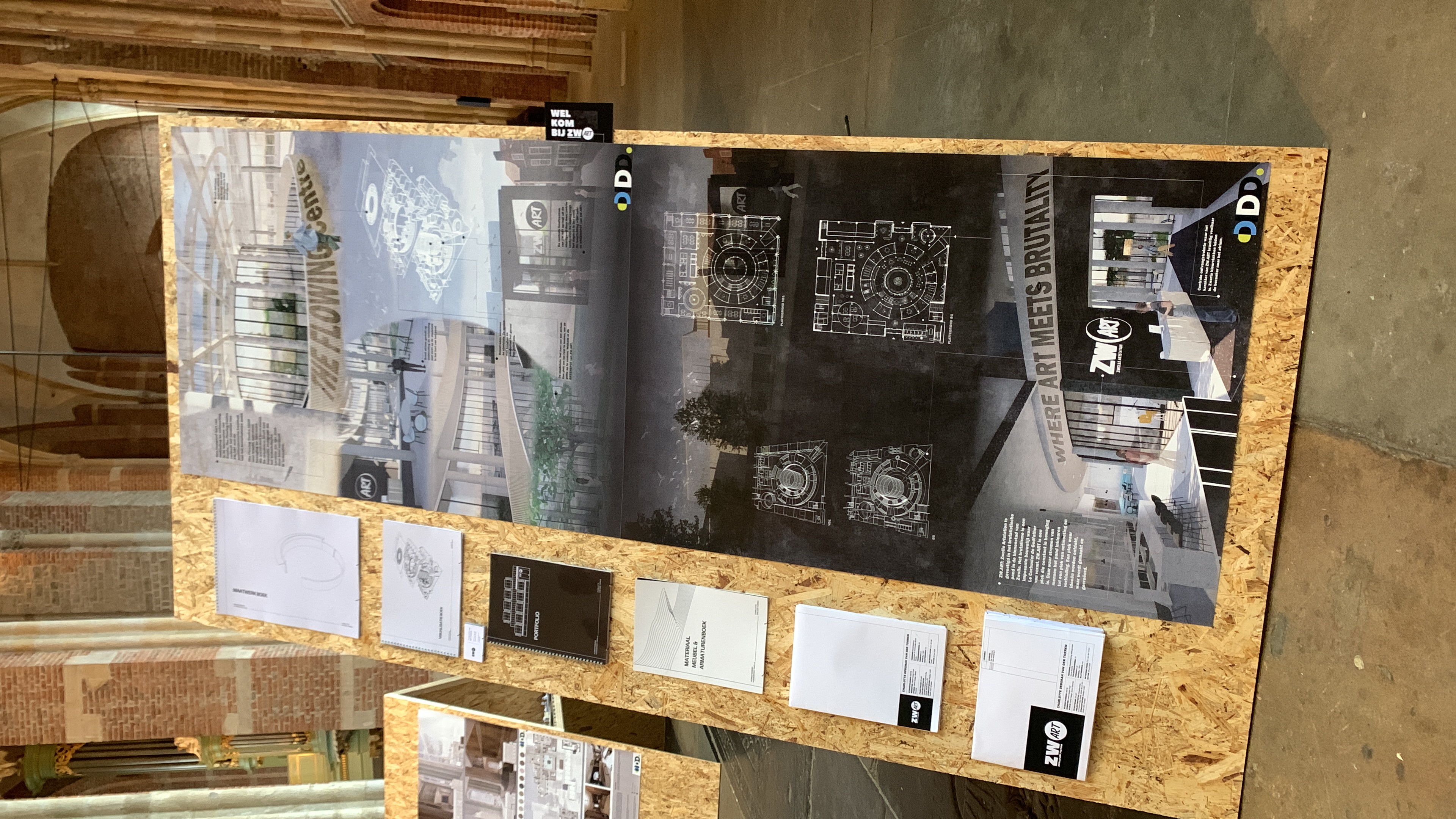 Presentatiebord ZW.ART op de afstudeerexpositie